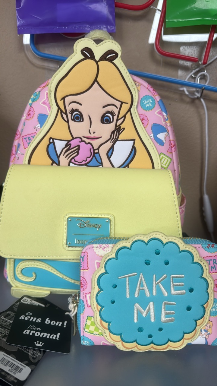 Alice in Wonderland Take Me Backpack & Wallet Hardtag  display picture 1